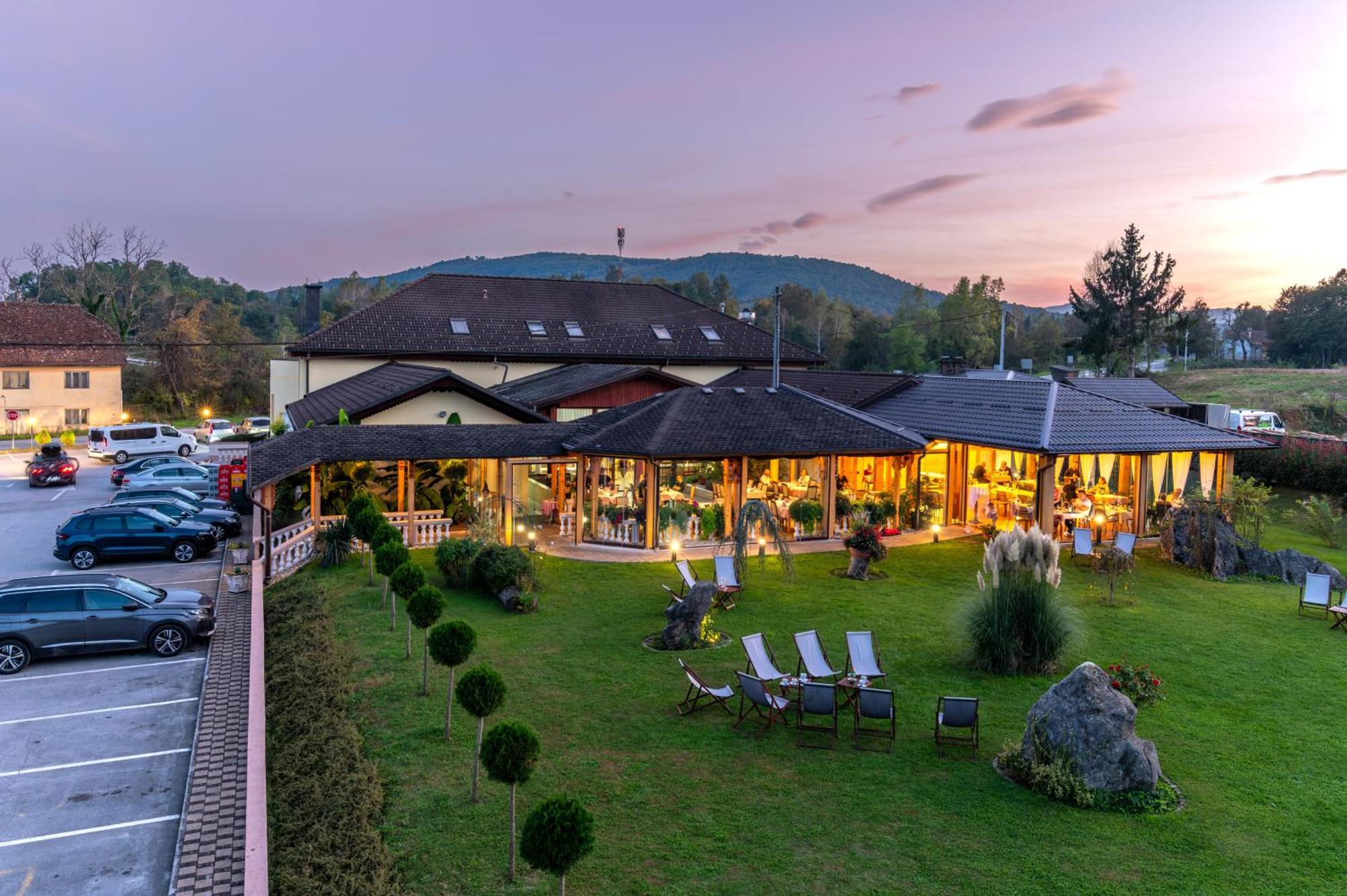 B&B Restoran Bosiljevo Ngoại thất bức ảnh